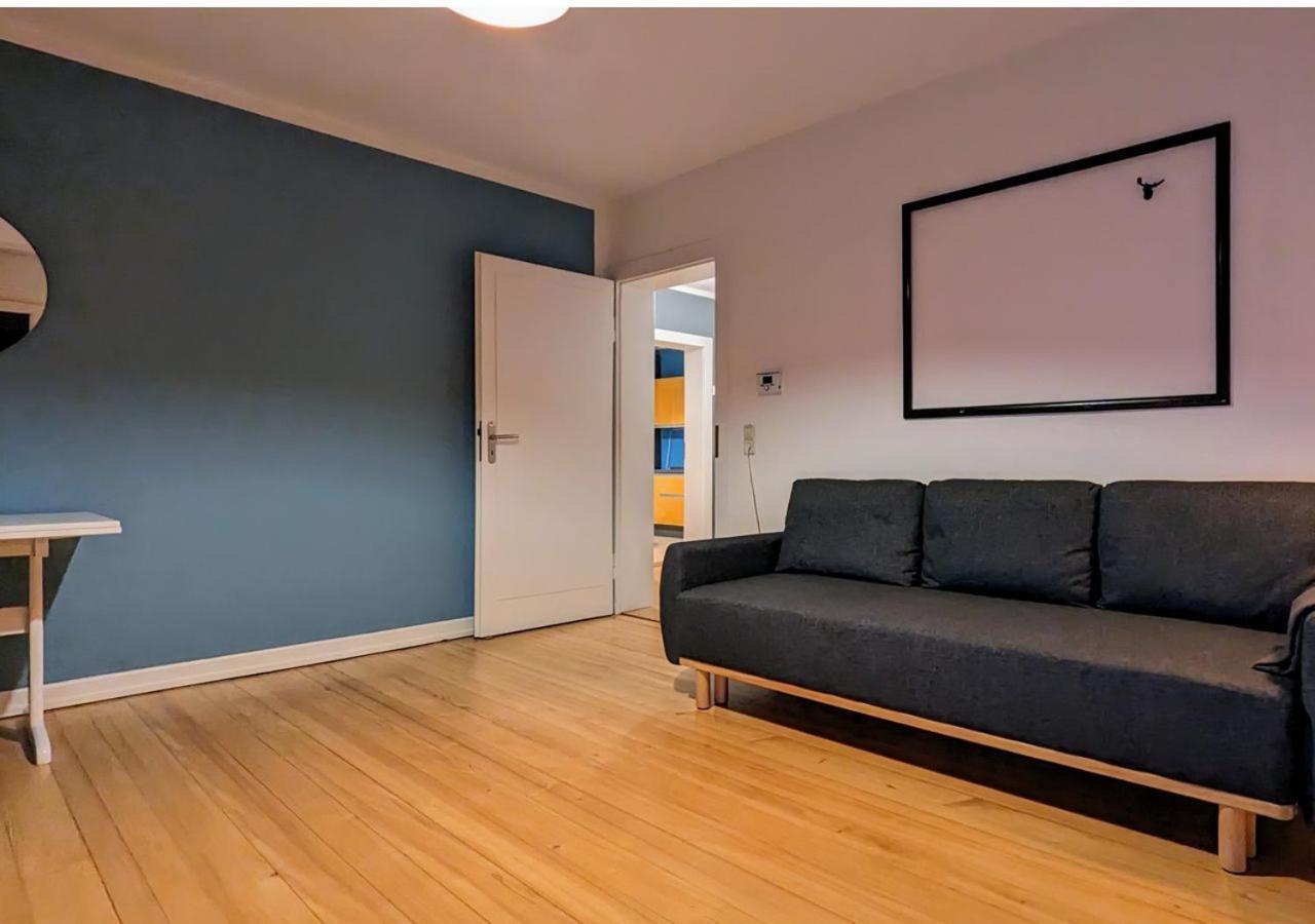65Qm Altbaucharme Mit Zwei Balkonen Apartman Karlsruhe Kültér fotó